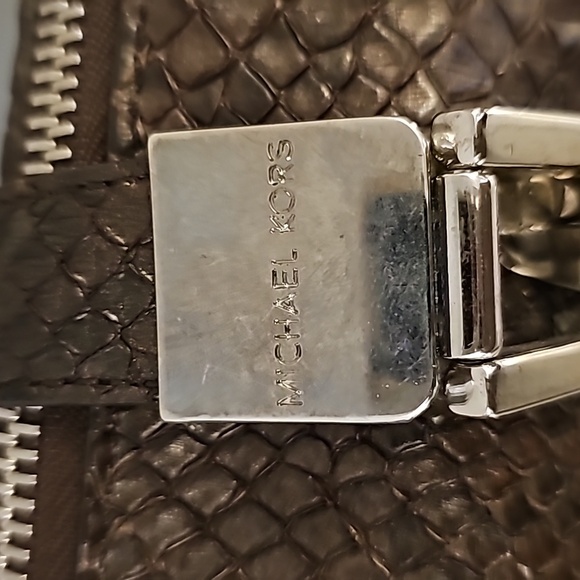 MICHAEL KORS COLLECTION AUTHENTIC PYTHON CONVERTIBLE SATCHEL HANDBAG CRO… - Picture 5 of 12